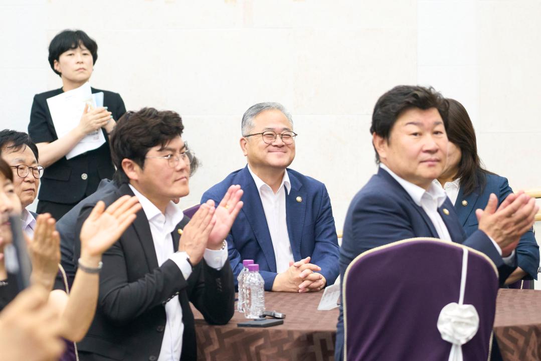 '제6회 요양보호사의 날 기념행사' 게시글의 사진(18) '20260702 제6회 요양보호사의 날 기념행사 (14).jpg'