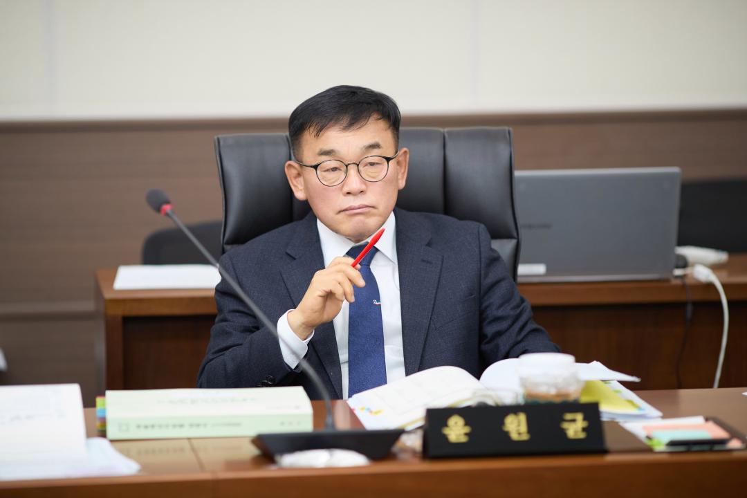 '제3차 예산결산특별위원회(제297회 제2차 정례회)' 게시글의 사진(11) '20251211 제3차 예산결산특별위원회(제297회 제2차 정례회)-32.jpg'