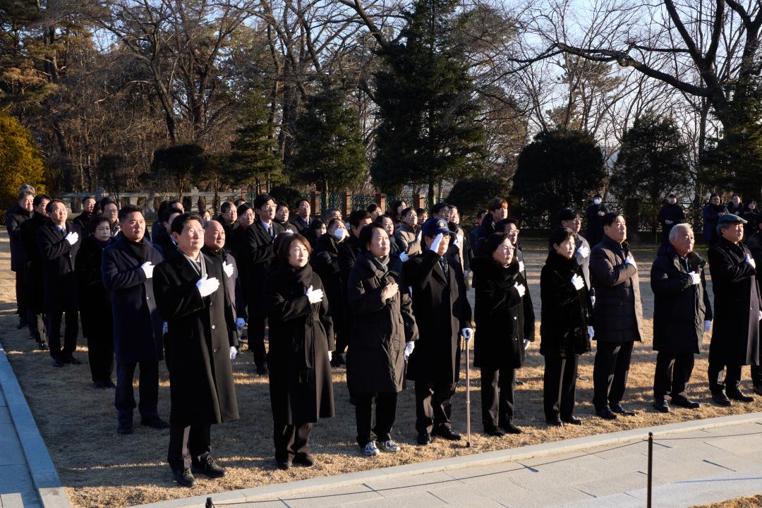 '현충탑 참배' 게시글의 사진(9) '20260102 현충탑 참배-009.jpg'
