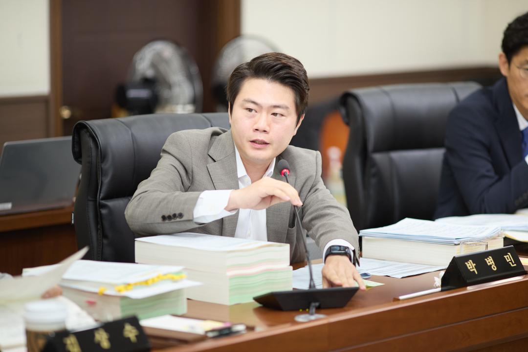 '제3차 예산결산특별위원회(제293차 제1회 정례회)' 게시글의 사진(14) '20250626 제3차 예산결산특별위원회(제293차 제1회 정례회)-38.jpg'