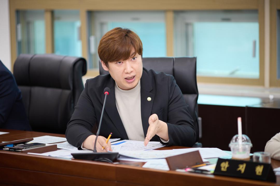 '상임위 위원별 제1차 회의 (제292회 임시회)' 게시글의 사진(25) '20250411 상임위 위원별 제 1차 회의 (제292회 임시회)-065.jpg'