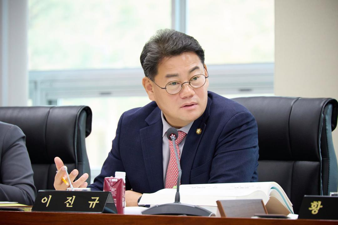 '상임위위원회별 제3차 회의(제297회 제2차 정례회)' 게시글의 사진(56) '20251204 상임위위원회별 제3차 회의(제297회 제2차 정례회)-067.jpg'