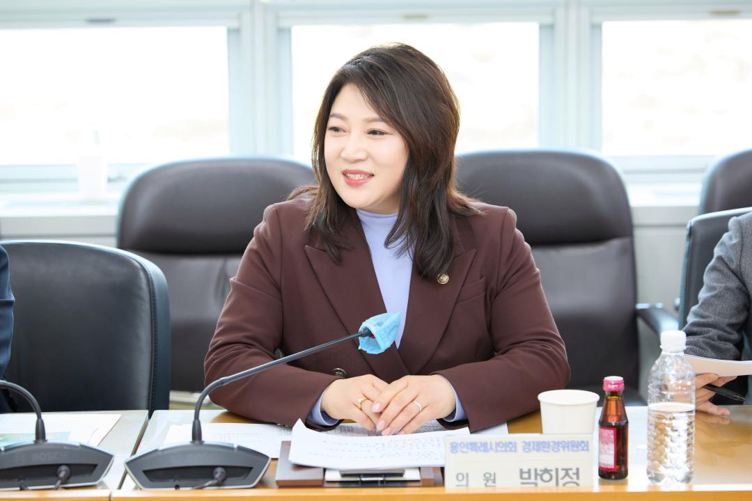 '용인시 반려식물산업 활성화를 위한 한국반려식물협회 간담회' 게시글의 사진(6) '20250307 용인시 반려식물산업 활성화를 위한 한국반려식물협회 간담회-07.jpg'