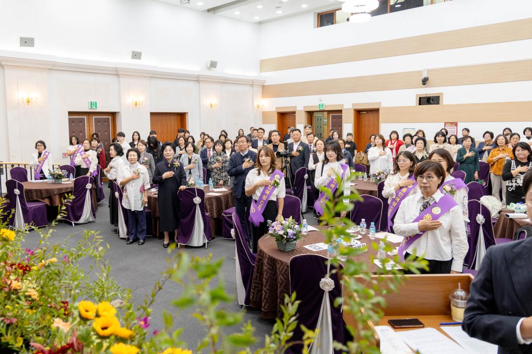 '제6대 용인여성 CEO 회장이 • 취임식' 게시글의 사진(2) '20251023 용인 여성 CEO 이,취임식 (14).jpg'