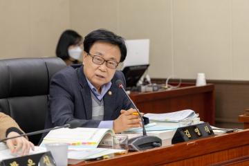 상임위위원회별 제4차 회의(제297회 제2차 정례회) 사진입니다