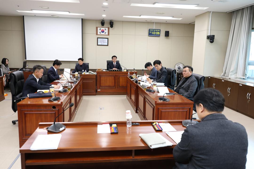 '용인특례시의회 도시건설위원회, 행정사무감사 3일차-도시정책실,미래도시기획국,용인도시공사' 게시글의 사진(2) '20251119 2025년 행정사무감사 3일차(3)도시건설위원회.jpg'