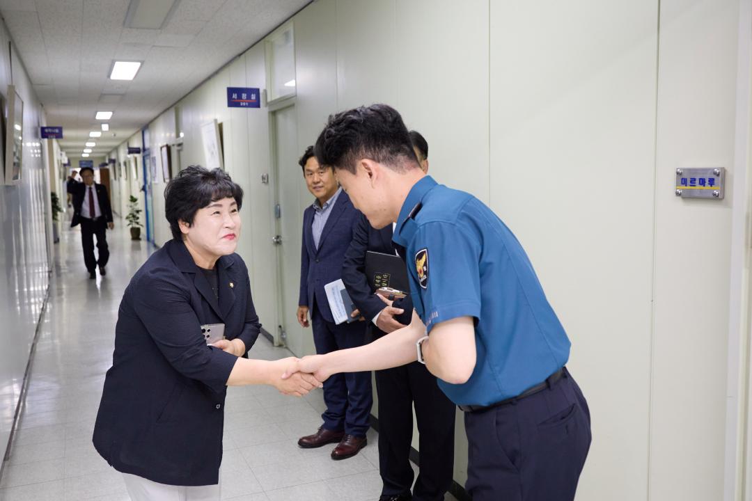'용인특례시의회 의장단, 유관기관 방문하며 협력 강화 나서' 게시글의 사진(4) '20260708 용인특례시의회 의장단, 유관기관 방문하며 협력 강화 나서(3)용인동부경찰서.jpg'